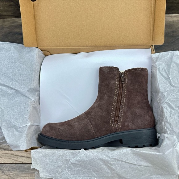 NIB Clarks Opal Sky 7M Dark Brown Suede Comfort Ankle Boots Booties - Picture 10 of 12